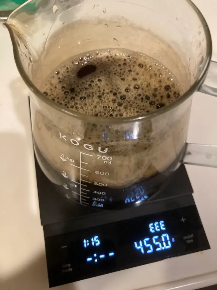 氷無しで455.0mlのファミリーマートのアイスコーヒーLL